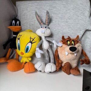 Looney Tunes 2012 Bugs Bunny Tweety Bird Daffy Duck Taz Plush Toy Bundle Lot 4